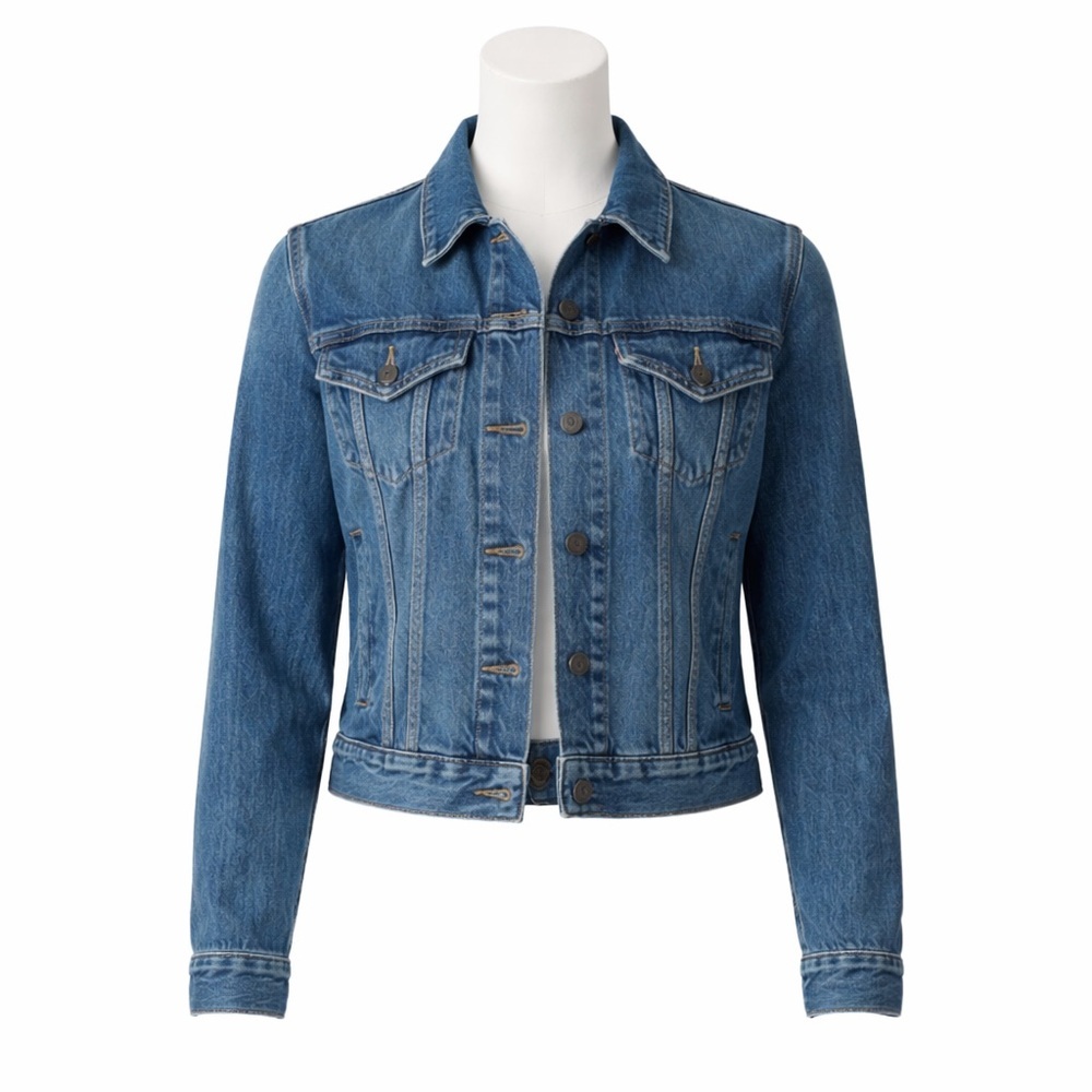 Size M Levi Stratus Women’s Trucker Denim Jacket Medium Wash Classic Jean